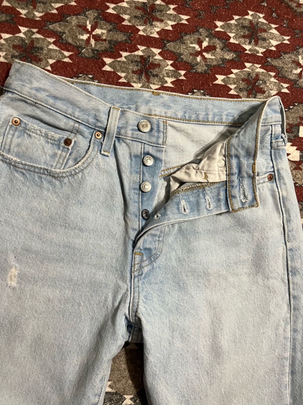 Levi's Men's Straight Jeans in Light Blue Denim - Picture 4 of 4